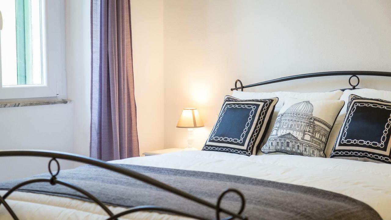 Apartment In Turati *