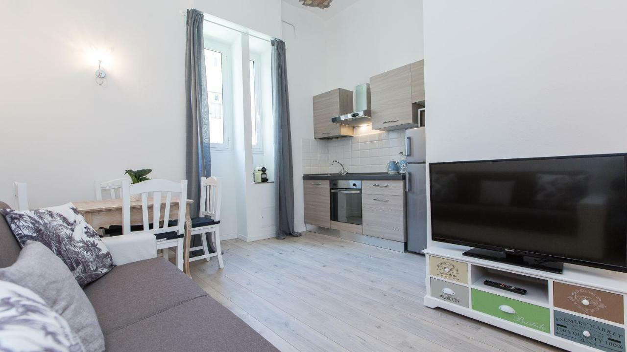 Apartment In Turati *